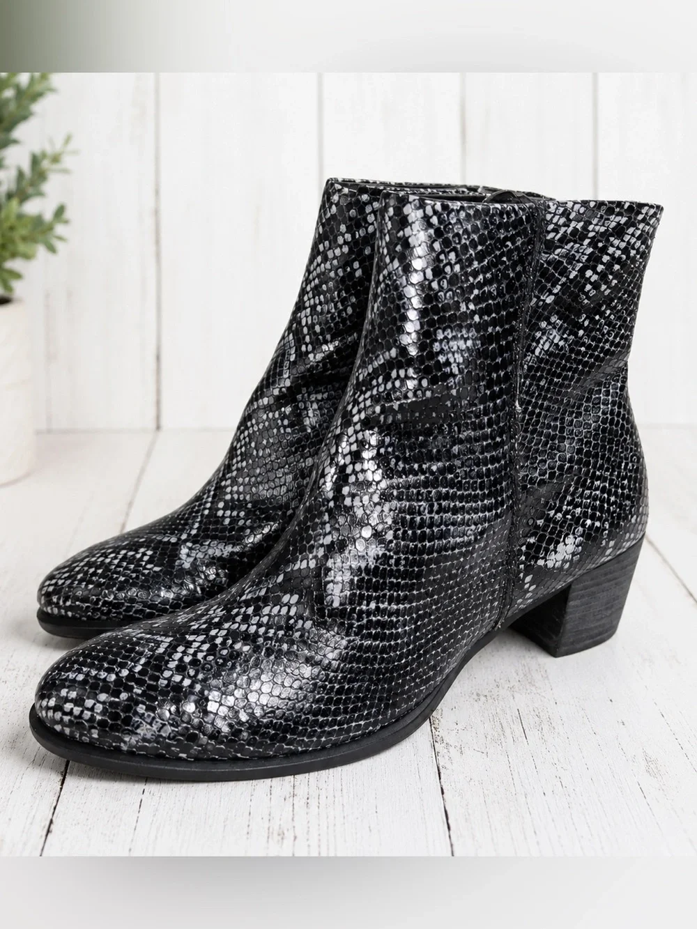 ECCO Shape 35 Black Snakeskin Embossed Leather Ankle Boots EU 40 (9-9.5 women’s)